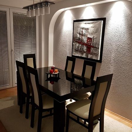Brand New Apt In City Center 비톨라 외부 사진