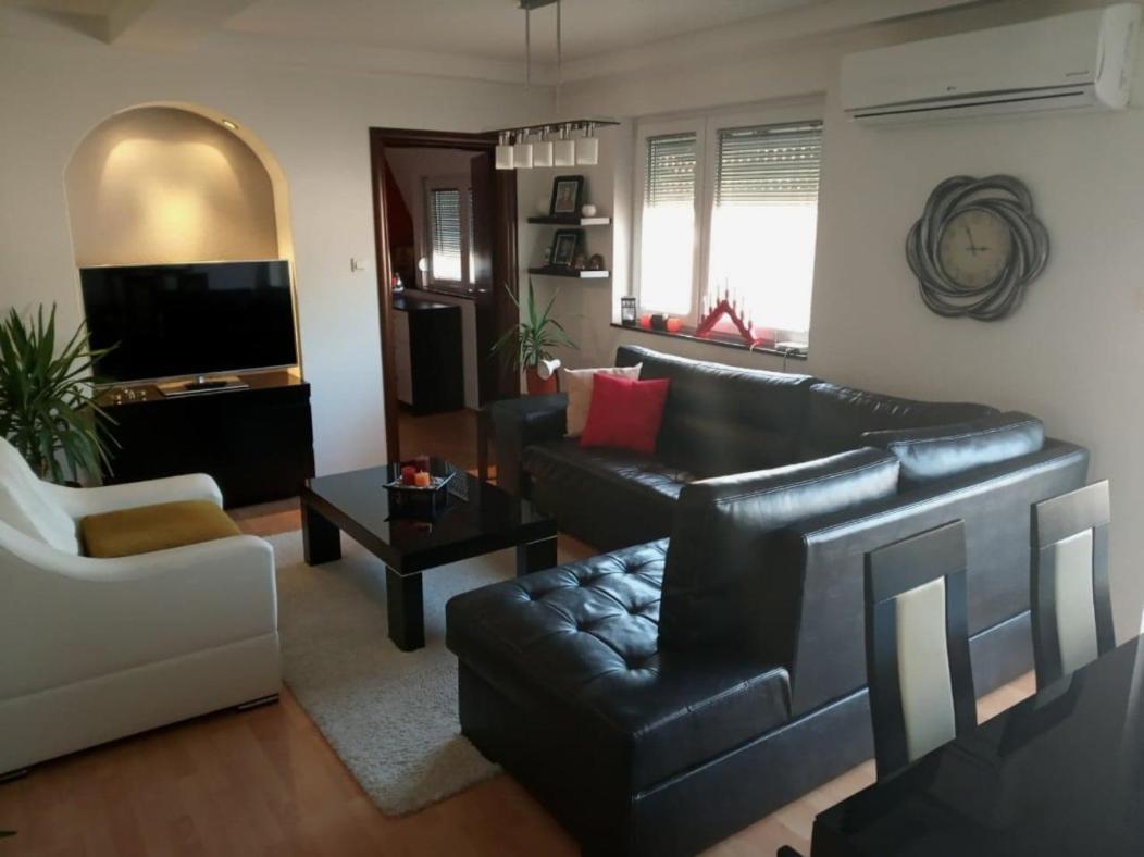 Brand New Apt In City Center 비톨라 외부 사진