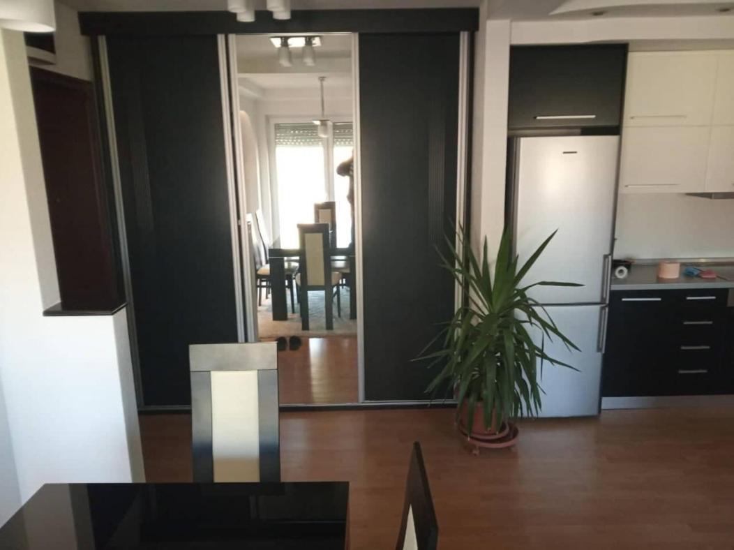 Brand New Apt In City Center 비톨라 외부 사진