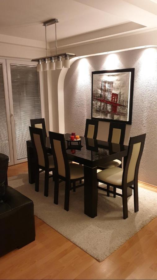 Brand New Apt In City Center 비톨라 외부 사진